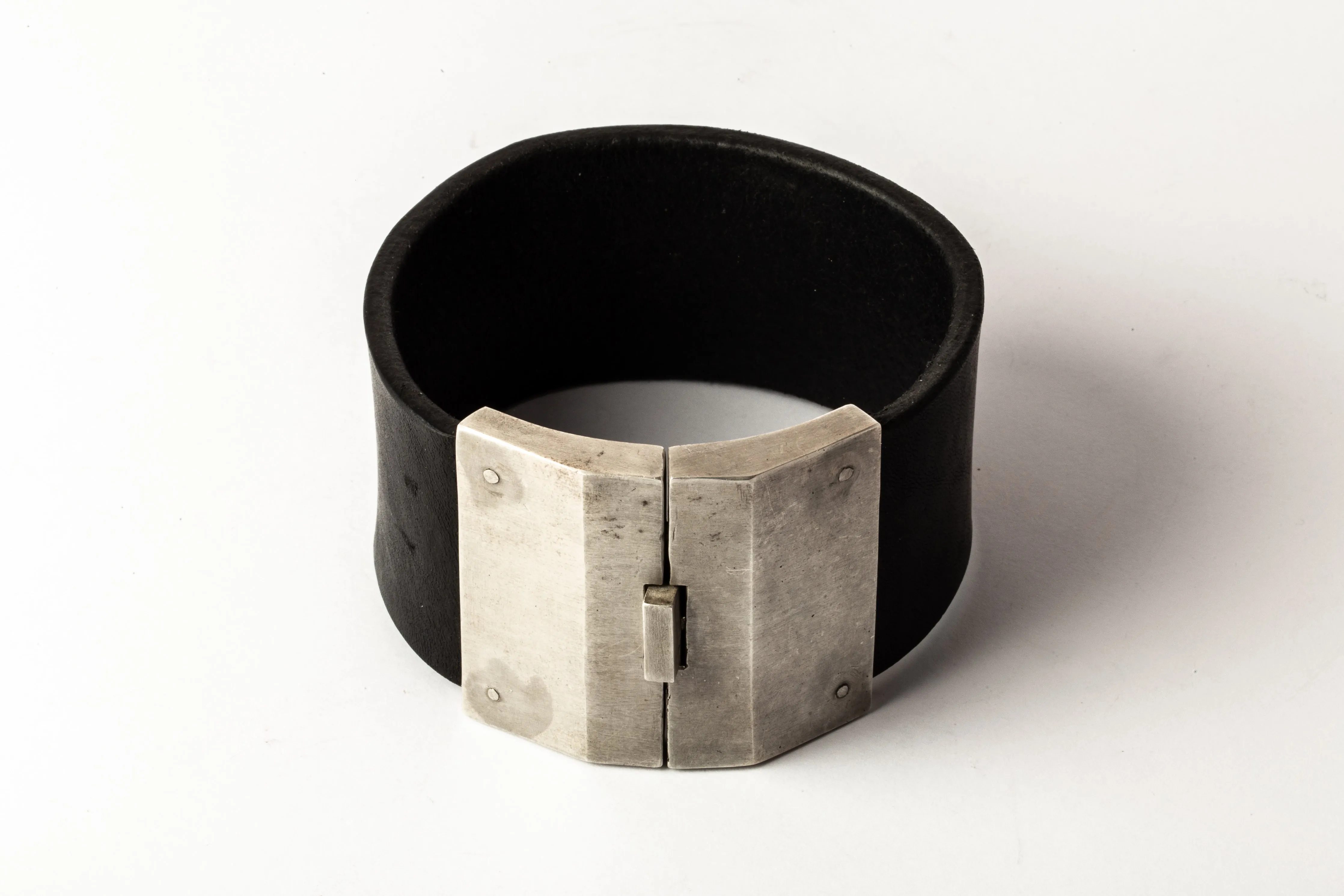 Box Lock Bracelet (Facet, Wide, BLK AS)