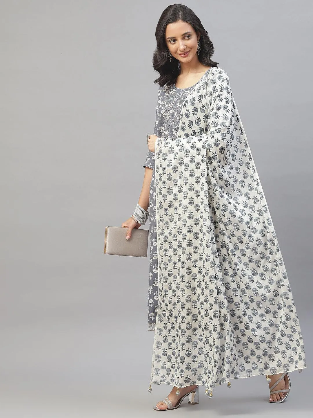 Divena Grey and White Floral Printed Kurta Pant Set with Dupatta