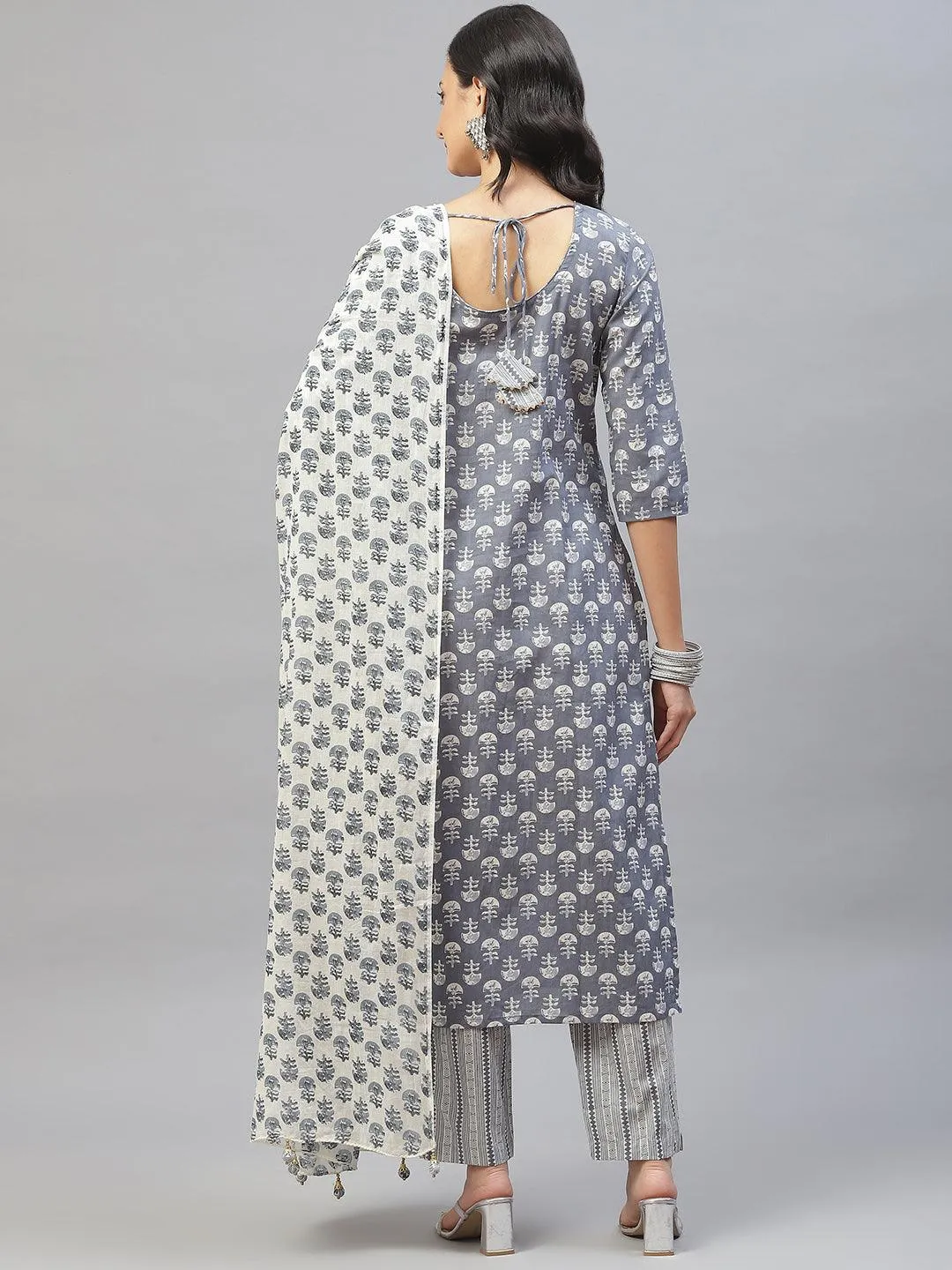 Divena Grey and White Floral Printed Kurta Pant Set with Dupatta