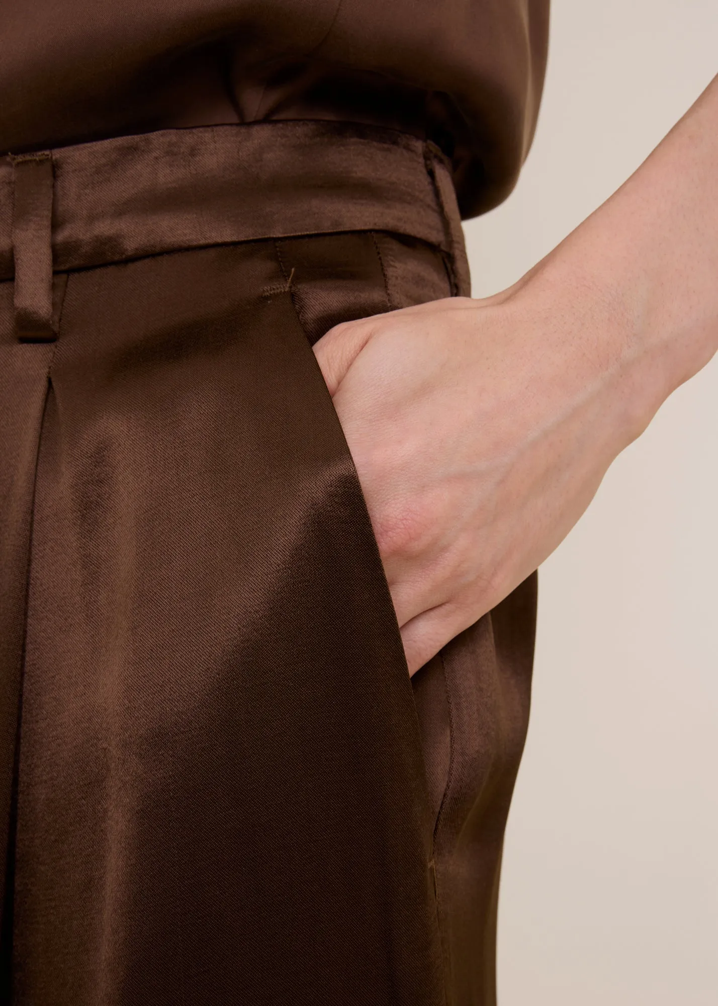 Pleated satin trousers